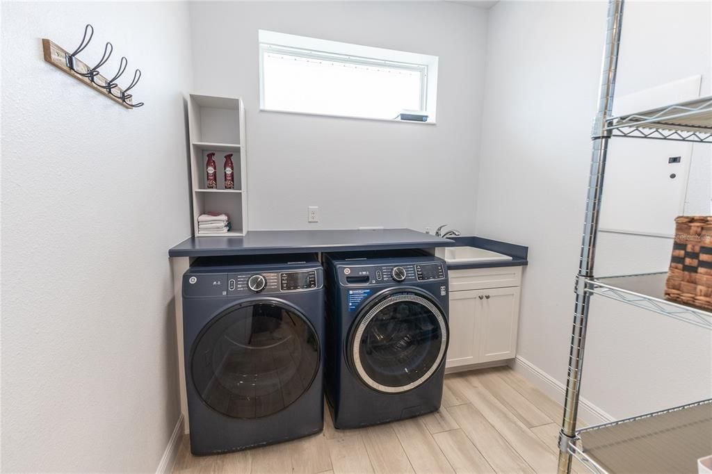 For Sale: $1,250,000 (5 beds, 4 baths, 4275 Square Feet)