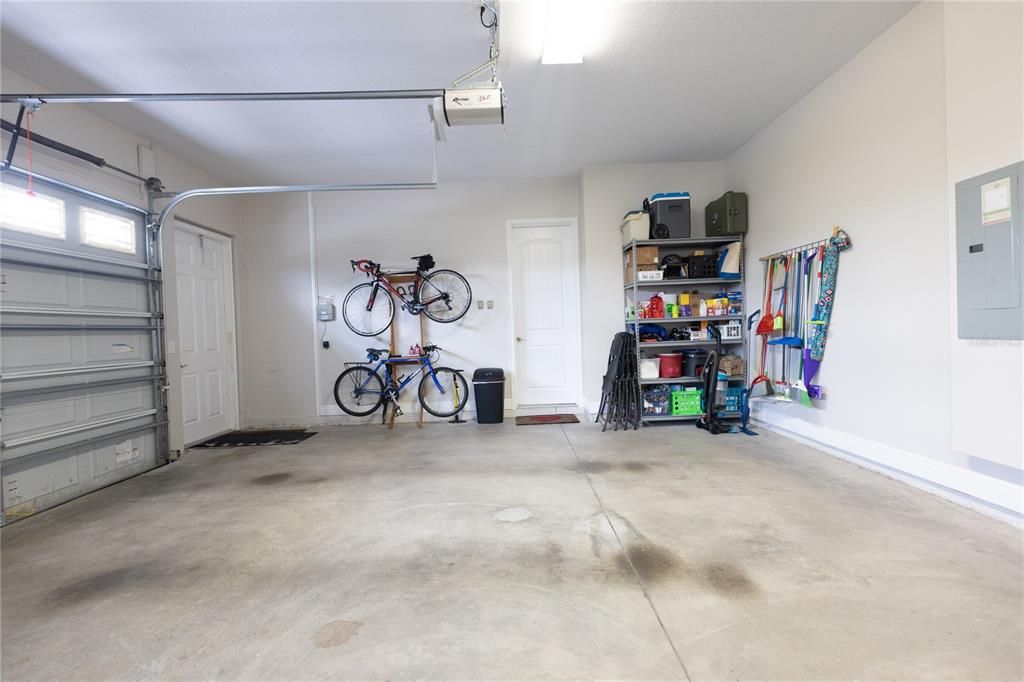 For Sale: $1,250,000 (5 beds, 4 baths, 4275 Square Feet)