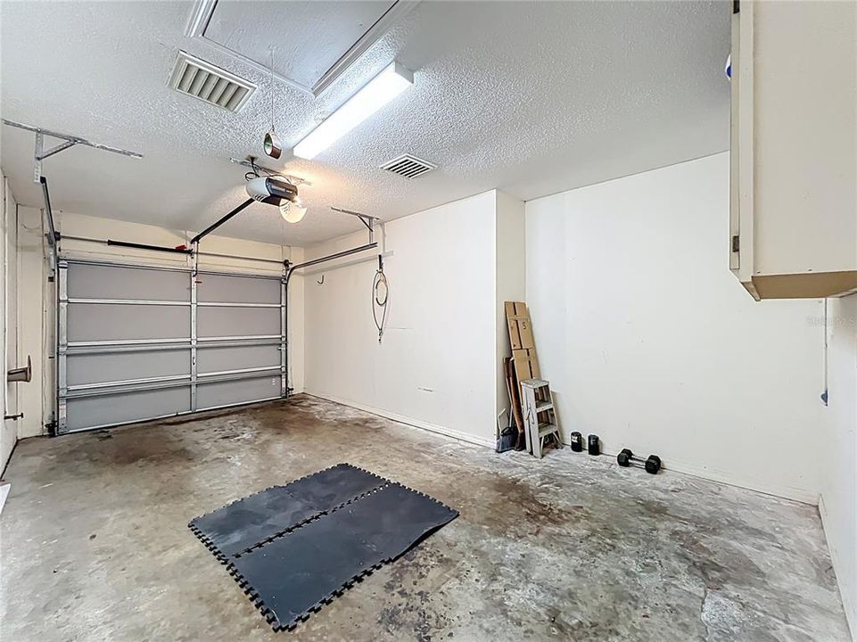 For Rent: $3,200 (2 beds, 2 baths, 1637 Square Feet)
