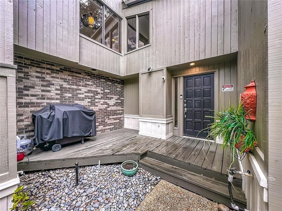 For Rent: $3,200 (2 beds, 2 baths, 1637 Square Feet)