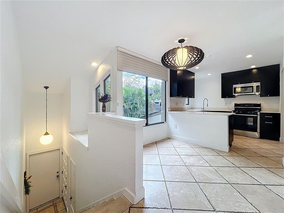 For Rent: $3,200 (2 beds, 2 baths, 1637 Square Feet)