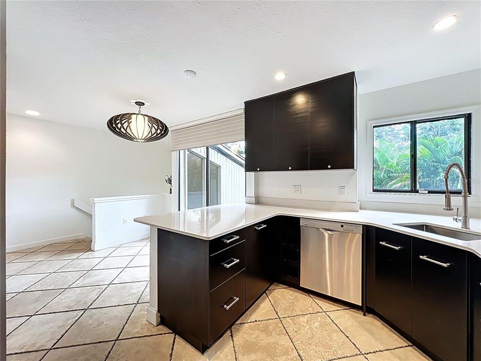 For Rent: $3,200 (2 beds, 2 baths, 1637 Square Feet)