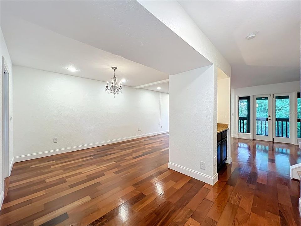 For Rent: $3,200 (2 beds, 2 baths, 1637 Square Feet)