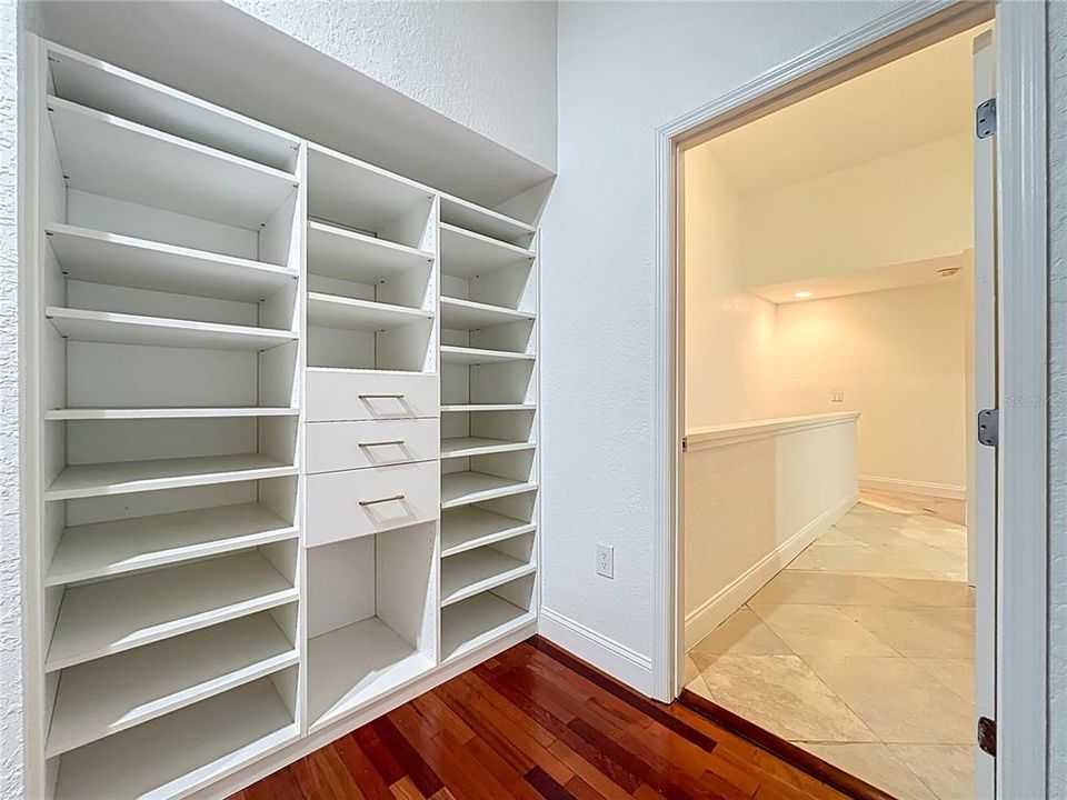 For Rent: $3,200 (2 beds, 2 baths, 1637 Square Feet)