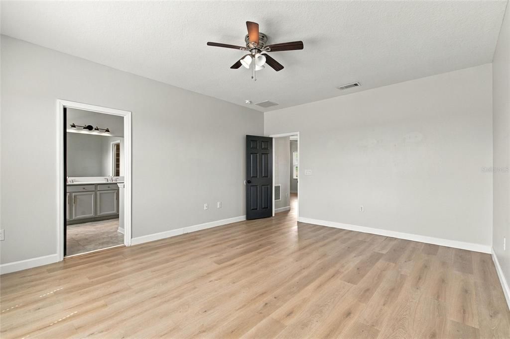 For Sale: $359,900 (4 beds, 2 baths, 2311 Square Feet)