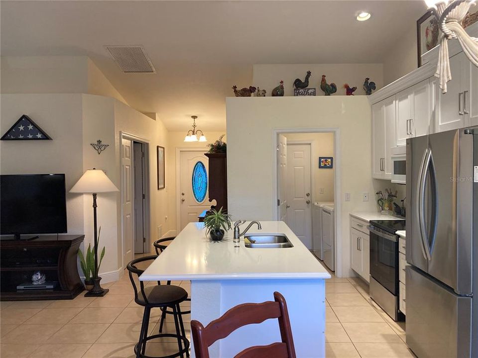For Sale: $319,000 (3 beds, 2 baths, 1416 Square Feet)