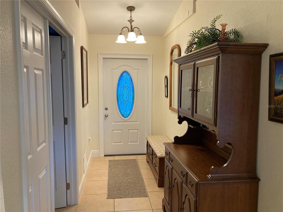 For Sale: $319,000 (3 beds, 2 baths, 1416 Square Feet)