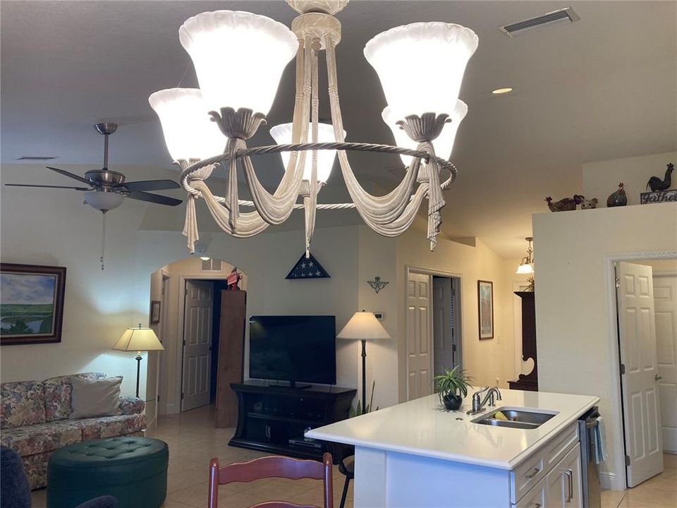 For Sale: $319,000 (3 beds, 2 baths, 1416 Square Feet)