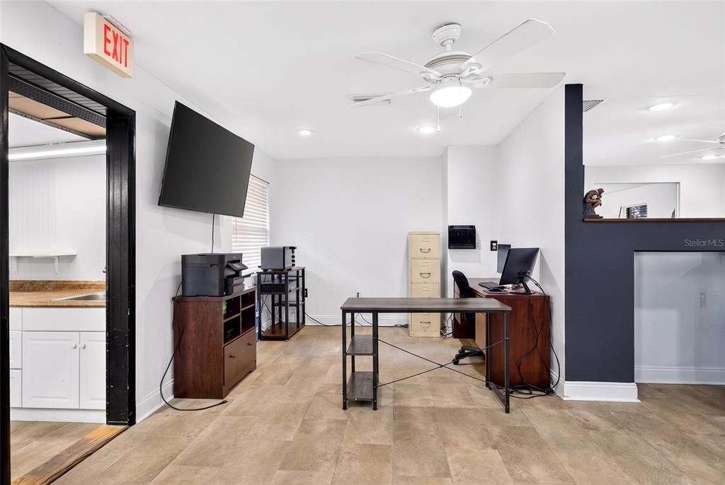 For Sale: $250,000 (0 beds, 0 baths, 984 Square Feet)