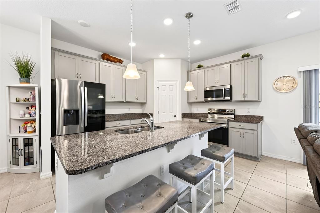 For Sale: $425,000 (4 beds, 3 baths, 2030 Square Feet)