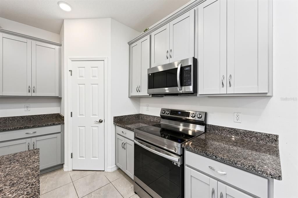 For Sale: $425,000 (4 beds, 3 baths, 2030 Square Feet)
