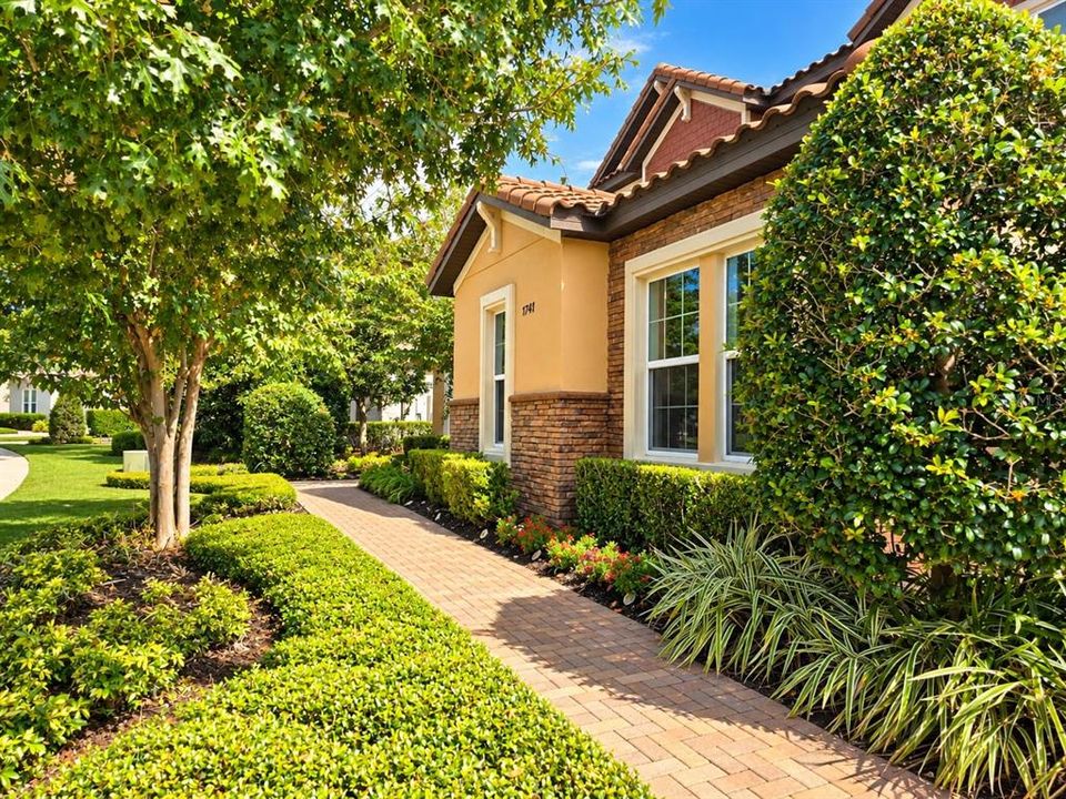 For Sale: $2,400,000 (6 beds, 6 baths, 5572 Square Feet)