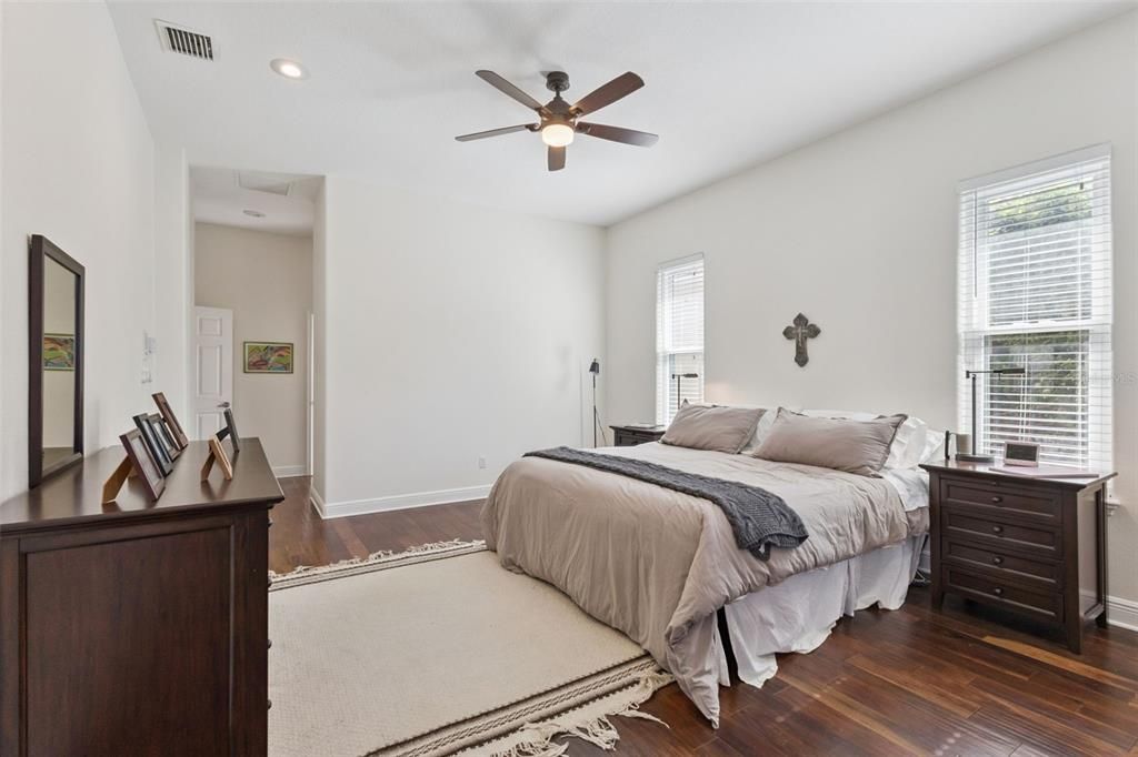 For Sale: $1,100,000 (5 beds, 4 baths, 3621 Square Feet)