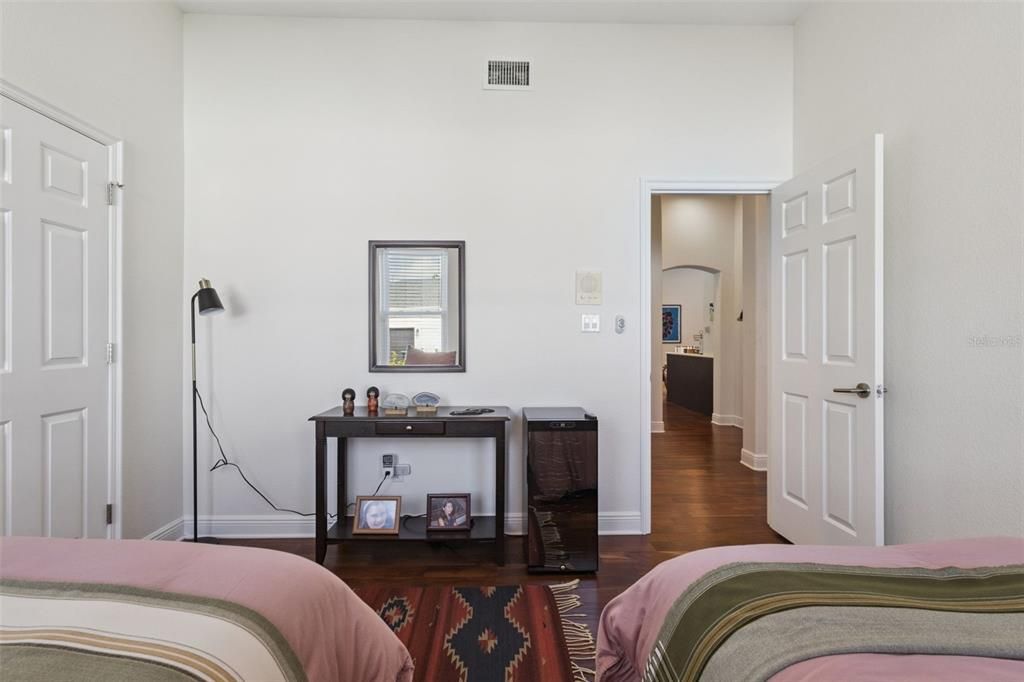 For Sale: $1,100,000 (5 beds, 4 baths, 3621 Square Feet)
