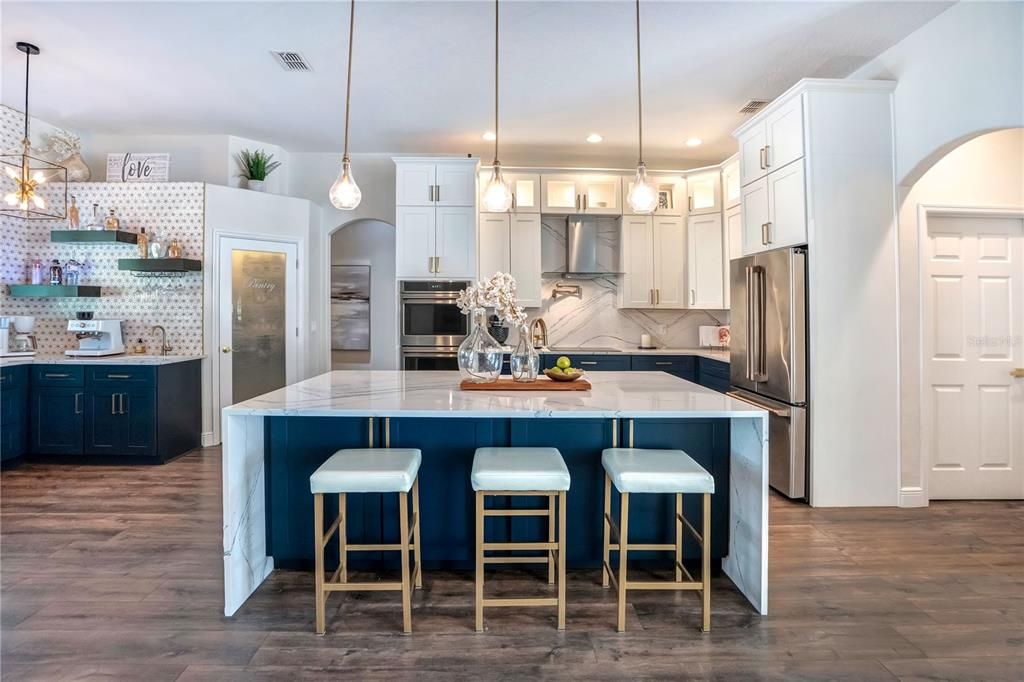 For Sale: $650,000 (4 beds, 3 baths, 2534 Square Feet)