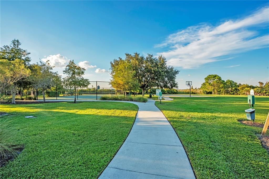 For Sale: $650,000 (4 beds, 3 baths, 2534 Square Feet)
