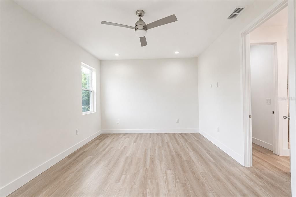 For Sale: $346,000 (4 beds, 2 baths, 1936 Square Feet)