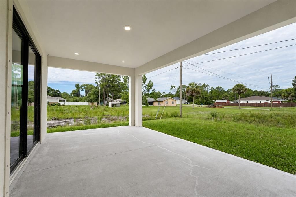 For Sale: $346,000 (4 beds, 2 baths, 1936 Square Feet)