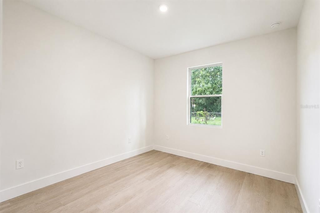 For Sale: $346,000 (4 beds, 2 baths, 1936 Square Feet)