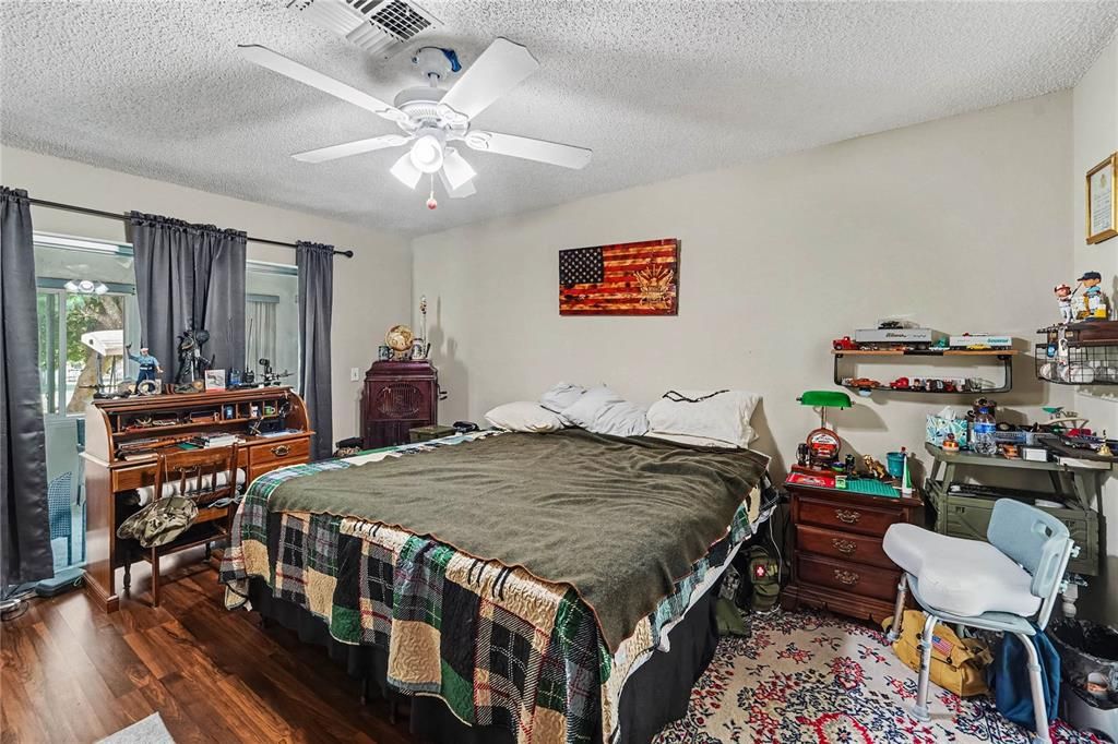 En Venta: $285,000 (2 camas, 2 baños, 1342 Pies cuadrados)