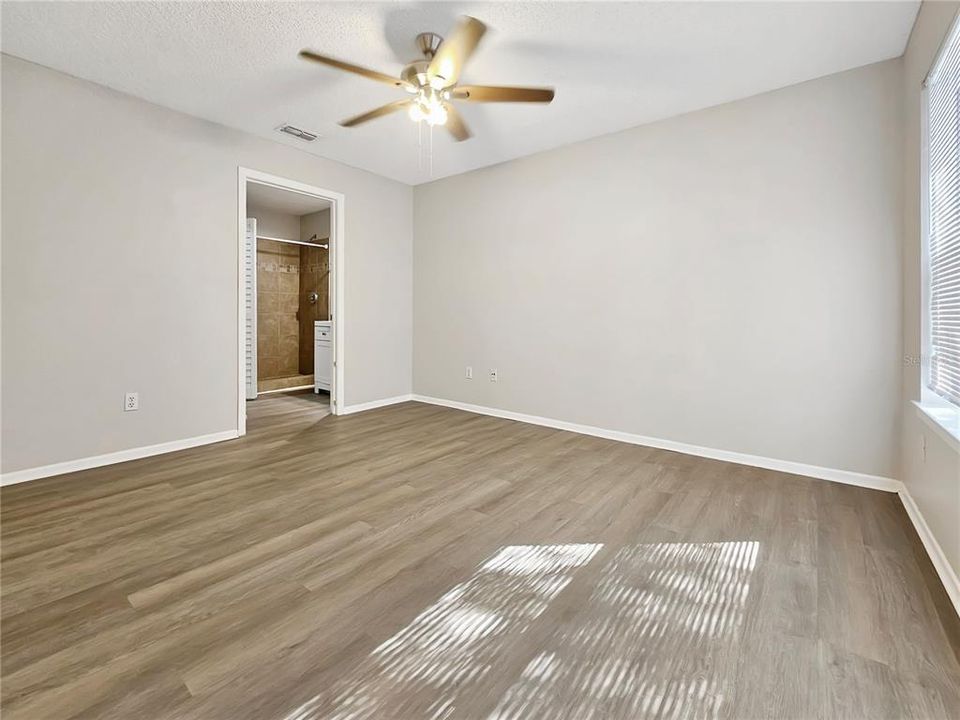 For Rent: $1,600 (2 beds, 2 baths, 912 Square Feet)