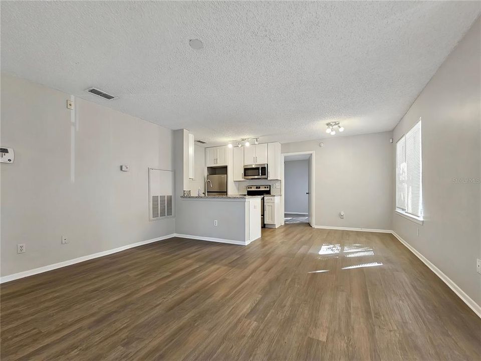 For Rent: $1,600 (2 beds, 2 baths, 912 Square Feet)