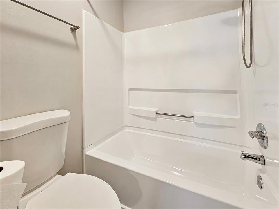 For Rent: $1,600 (2 beds, 2 baths, 912 Square Feet)