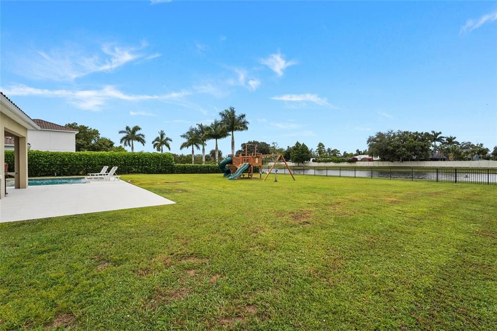 En Venta: $1,250,000 (4 camas, 4 baños, 3148 Pies cuadrados)