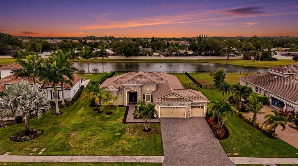 En Venta: $1,250,000 (4 camas, 4 baños, 3148 Pies cuadrados)