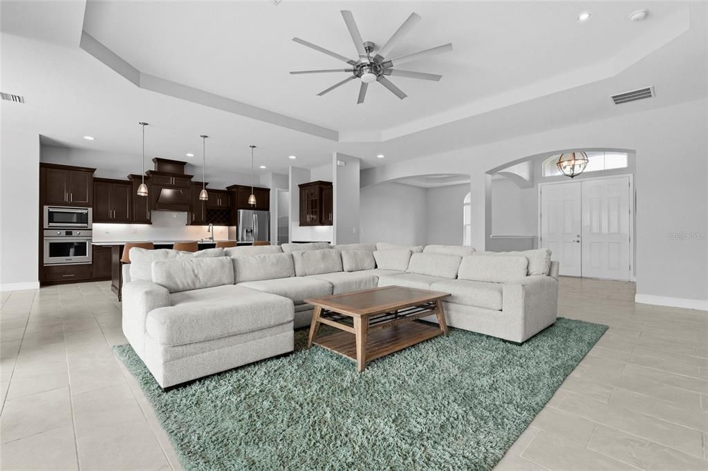 En Venta: $1,250,000 (4 camas, 4 baños, 3148 Pies cuadrados)
