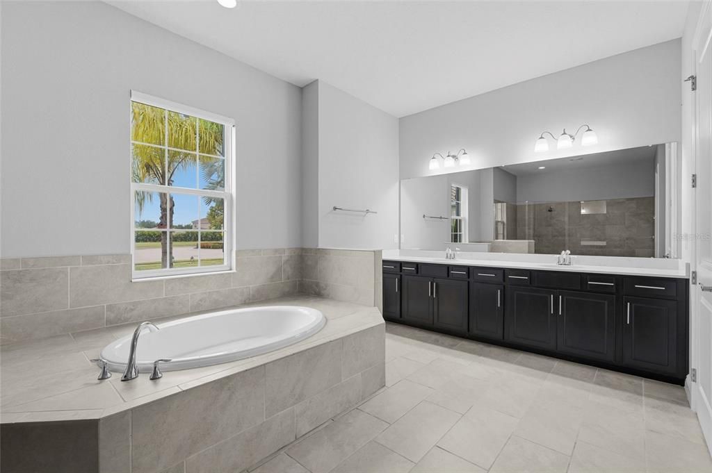 En Venta: $1,250,000 (4 camas, 4 baños, 3148 Pies cuadrados)