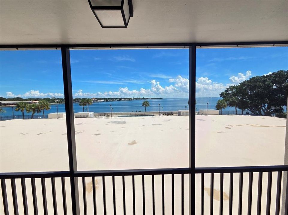 For Sale: $258,000 (2 beds, 2 baths, 1290 Square Feet)