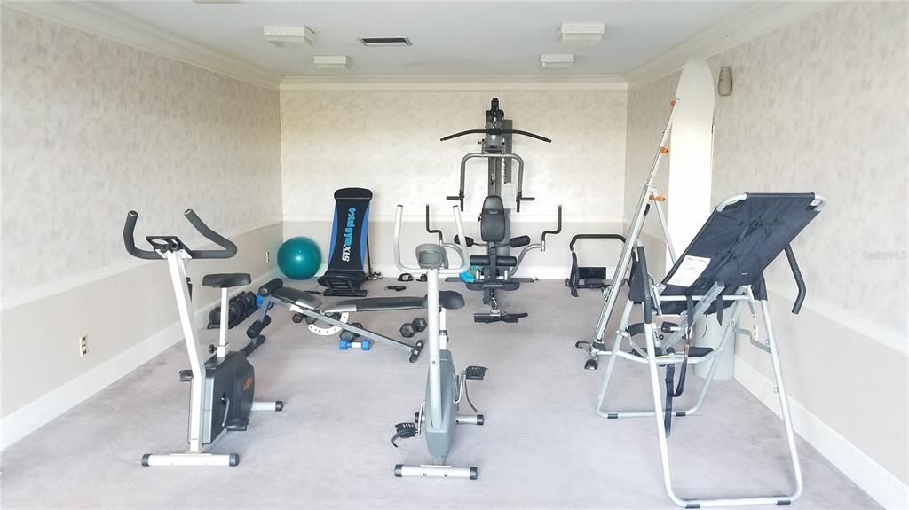 For Sale: $258,000 (2 beds, 2 baths, 1290 Square Feet)