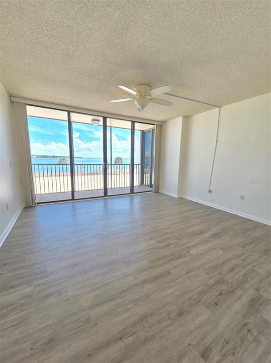 For Sale: $258,000 (2 beds, 2 baths, 1290 Square Feet)
