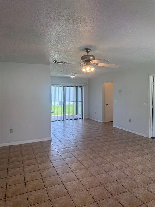 For Rent: $1,350 (2 beds, 2 baths, 1113 Square Feet)