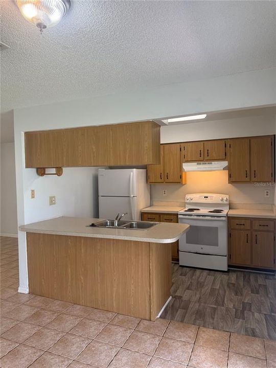 For Rent: $1,350 (2 beds, 2 baths, 1113 Square Feet)