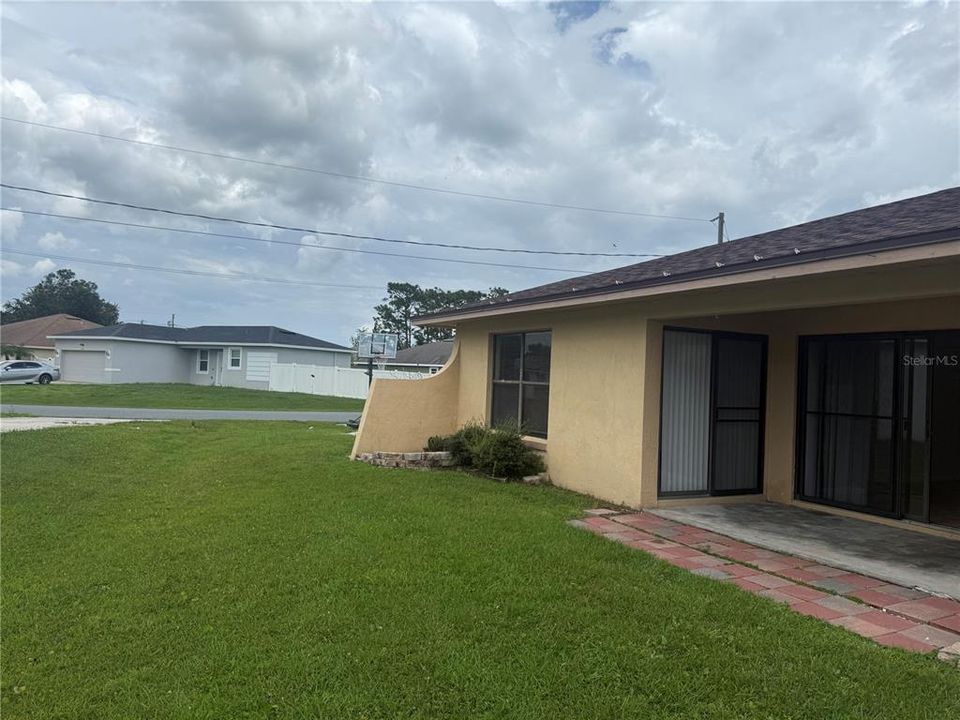 For Rent: $1,350 (2 beds, 2 baths, 1113 Square Feet)