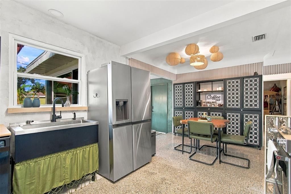 For Sale: $435,000 (3 beds, 2 baths, 1332 Square Feet)