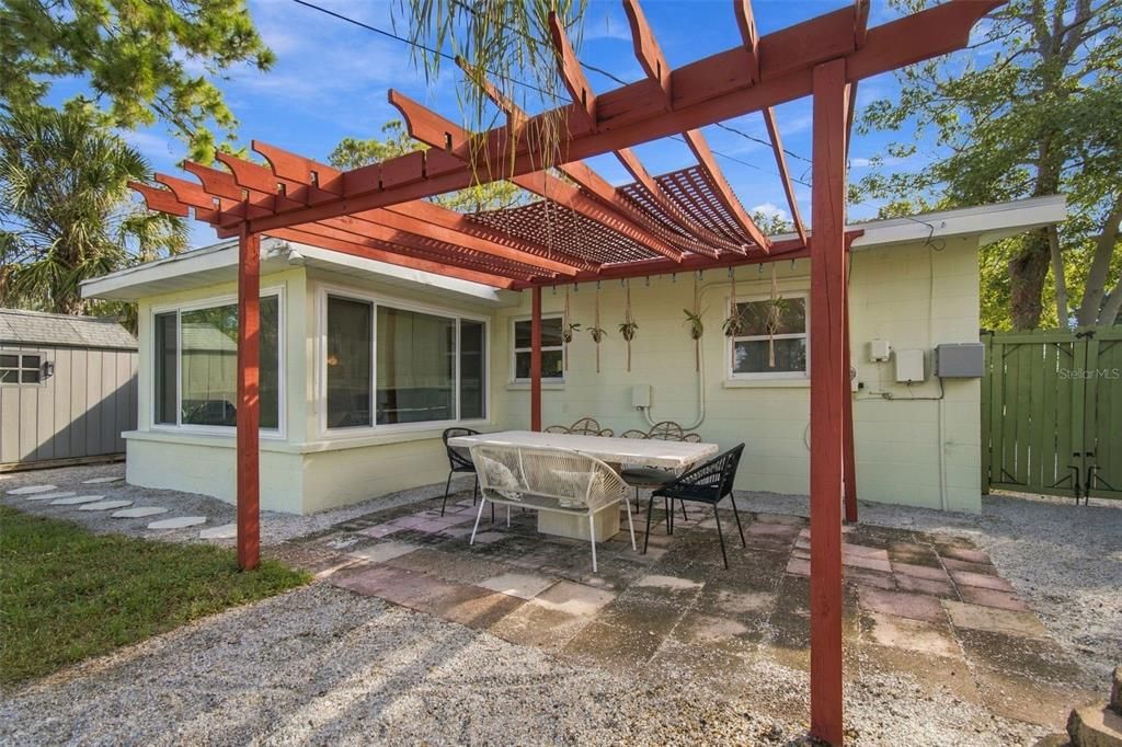 For Sale: $435,000 (3 beds, 2 baths, 1332 Square Feet)