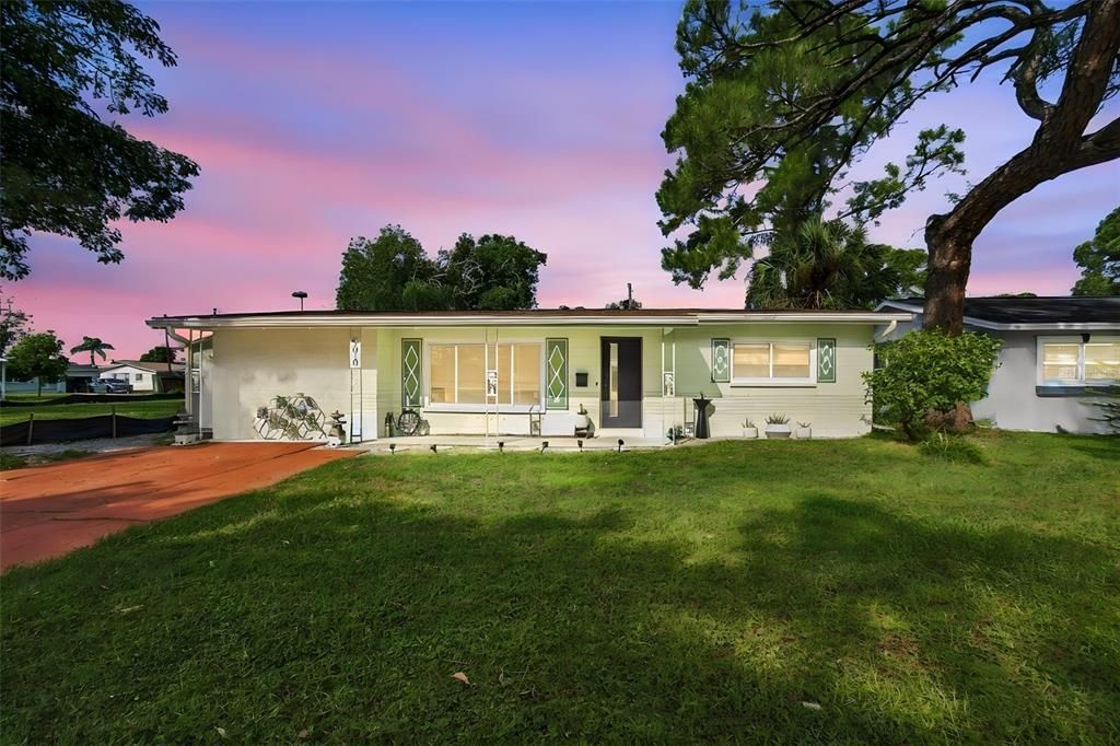 For Sale: $435,000 (3 beds, 2 baths, 1332 Square Feet)