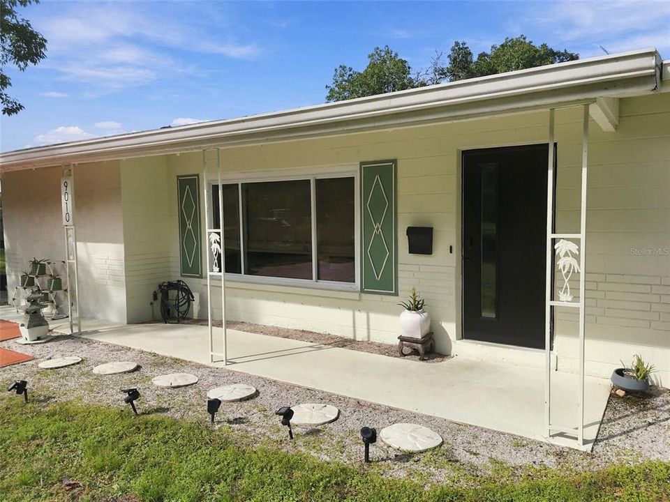 For Sale: $435,000 (3 beds, 2 baths, 1332 Square Feet)