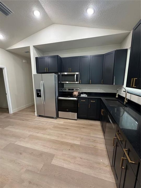 For Sale: $315,000 (3 beds, 2 baths, 1330 Square Feet)