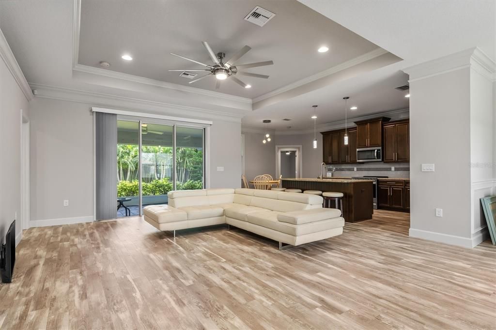 For Sale: $472,500 (3 beds, 2 baths, 1834 Square Feet)