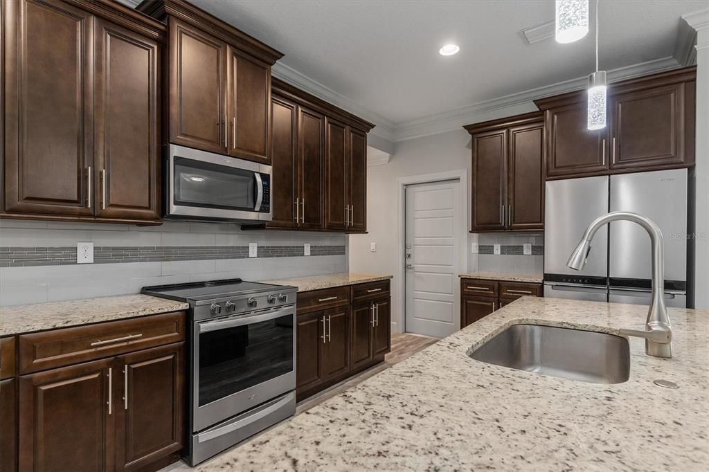 For Sale: $472,500 (3 beds, 2 baths, 1834 Square Feet)