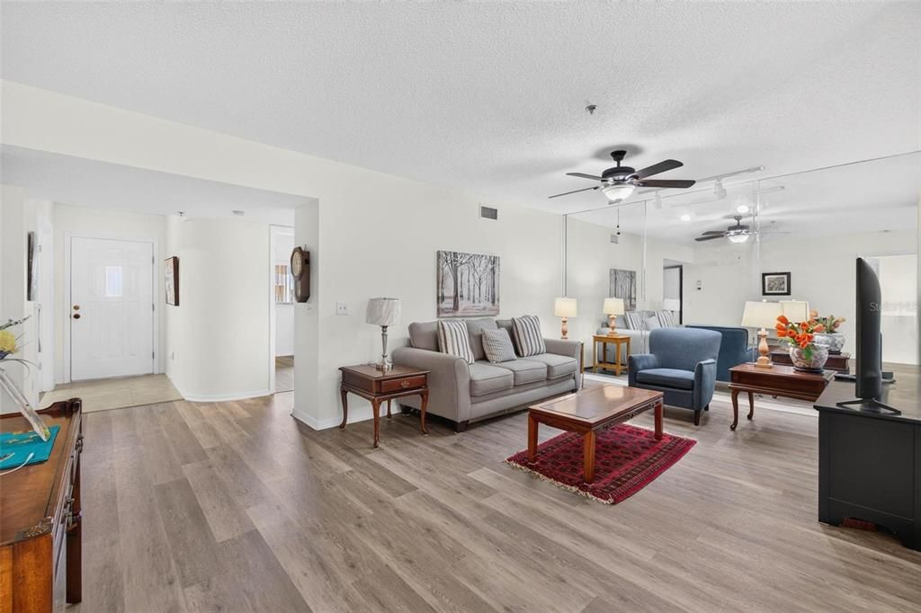 For Sale: $209,990 (3 beds, 2 baths, 1325 Square Feet)