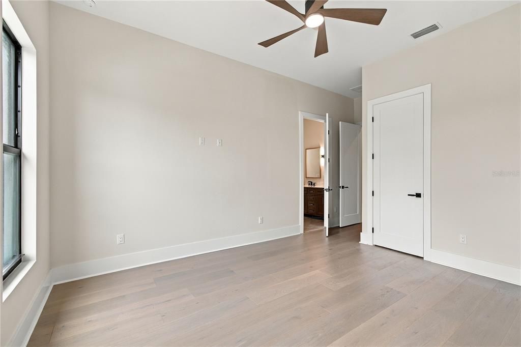 For Sale: $2,590,000 (5 beds, 4 baths, 4859 Square Feet)