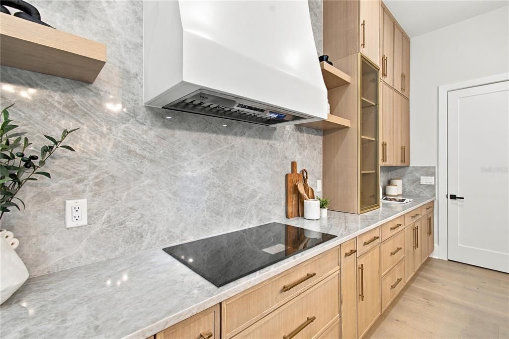 For Sale: $2,590,000 (5 beds, 4 baths, 4859 Square Feet)