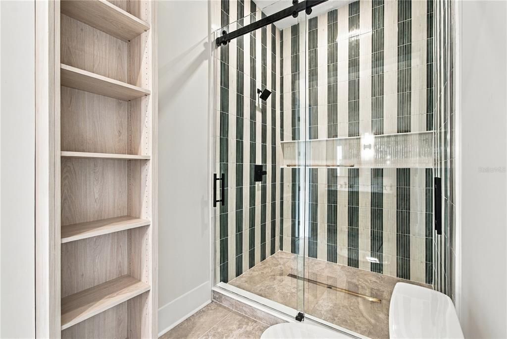 For Sale: $2,590,000 (5 beds, 4 baths, 4859 Square Feet)