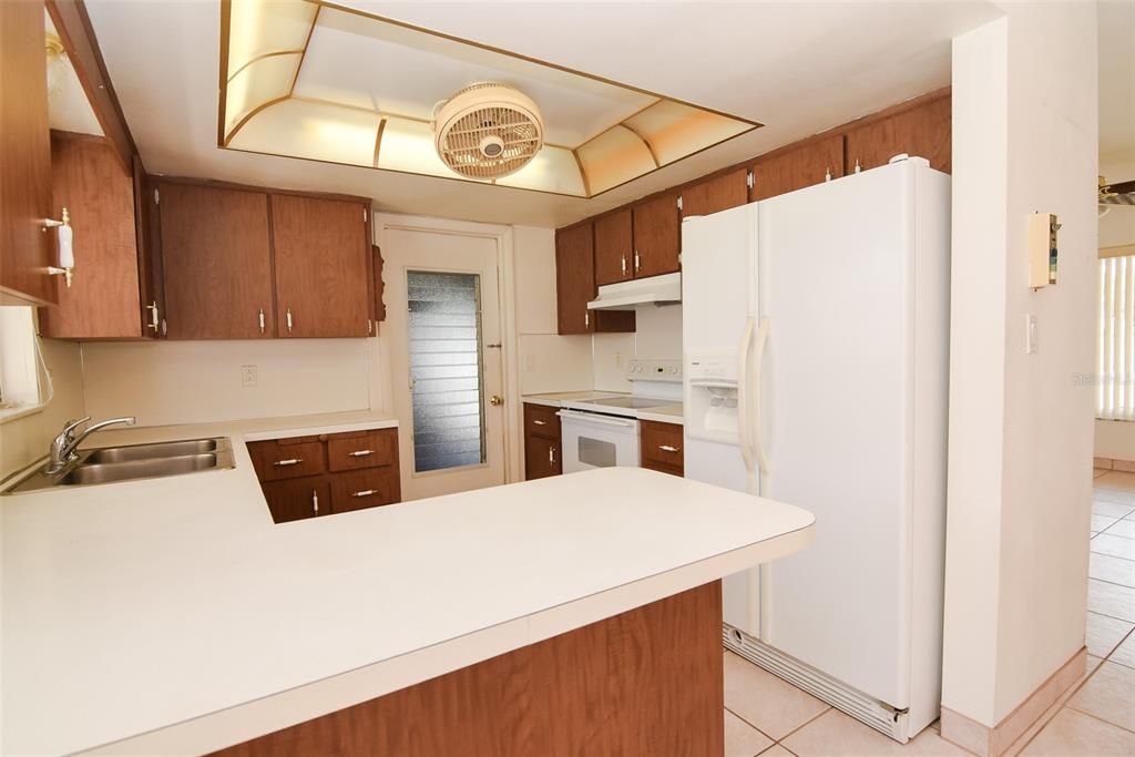 For Sale: $369,900 (2 beds, 2 baths, 1116 Square Feet)