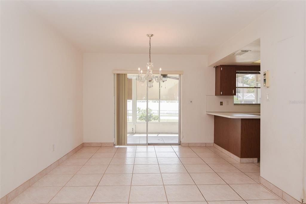 For Sale: $369,900 (2 beds, 2 baths, 1116 Square Feet)